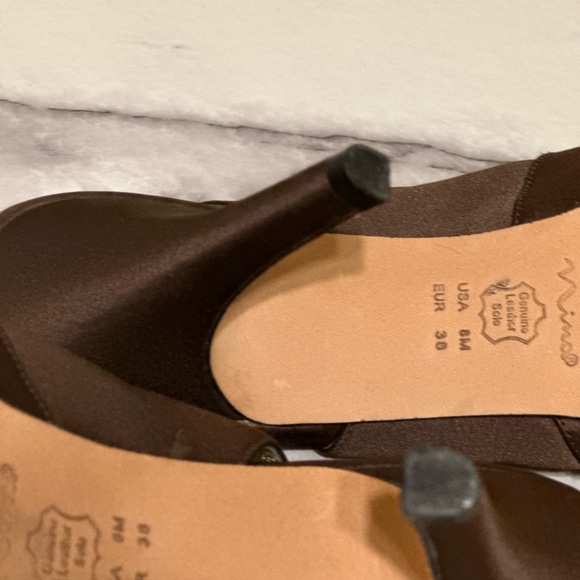 Nina Sling backs with open radar. EXCELLENT CONDITION..Size 8 (brown) - Picture 4 of 7